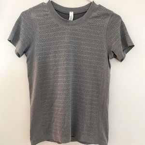 Lululemon - Size 4 - Grey Top